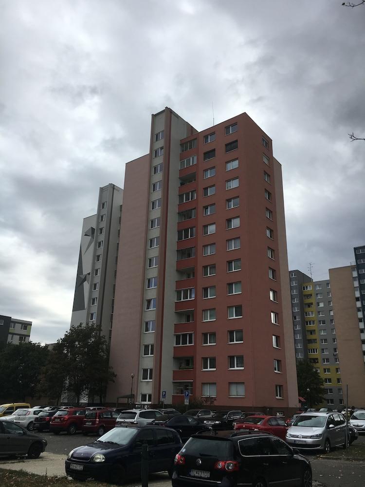 Circle Apartments Ipelska Bratislava Esterno foto
